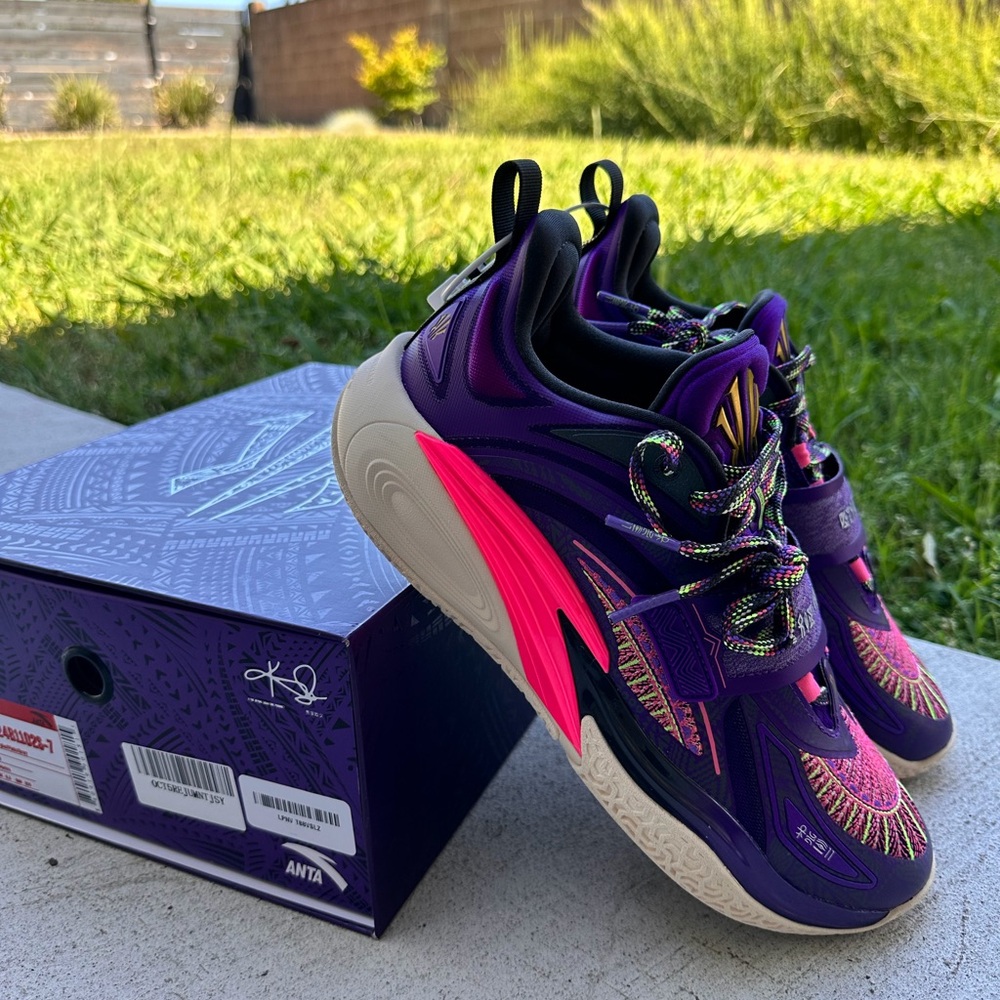 ANTA Men’s Purple Athletic Sneakers with Pink Accents
